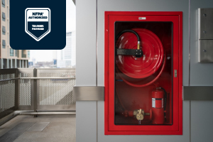 NFPA 14 y NFPA 22: Instalación de tubería vertical y mangueras / Tanques de agua para protección contra incendios